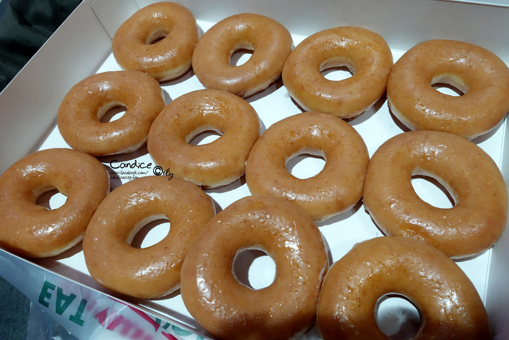 《信義》KrispyKreme 讓人趨之若鶩的好吃甜甜圈，快速通關免等待!
