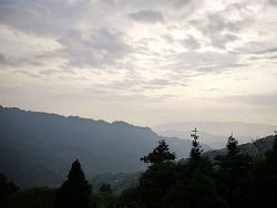 【遊記】苗栗遊：雲霧裊裊的雲洞山莊