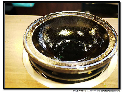《中和》饗宴精緻石頭火鍋 – 湯底香甜好喝！大推～
