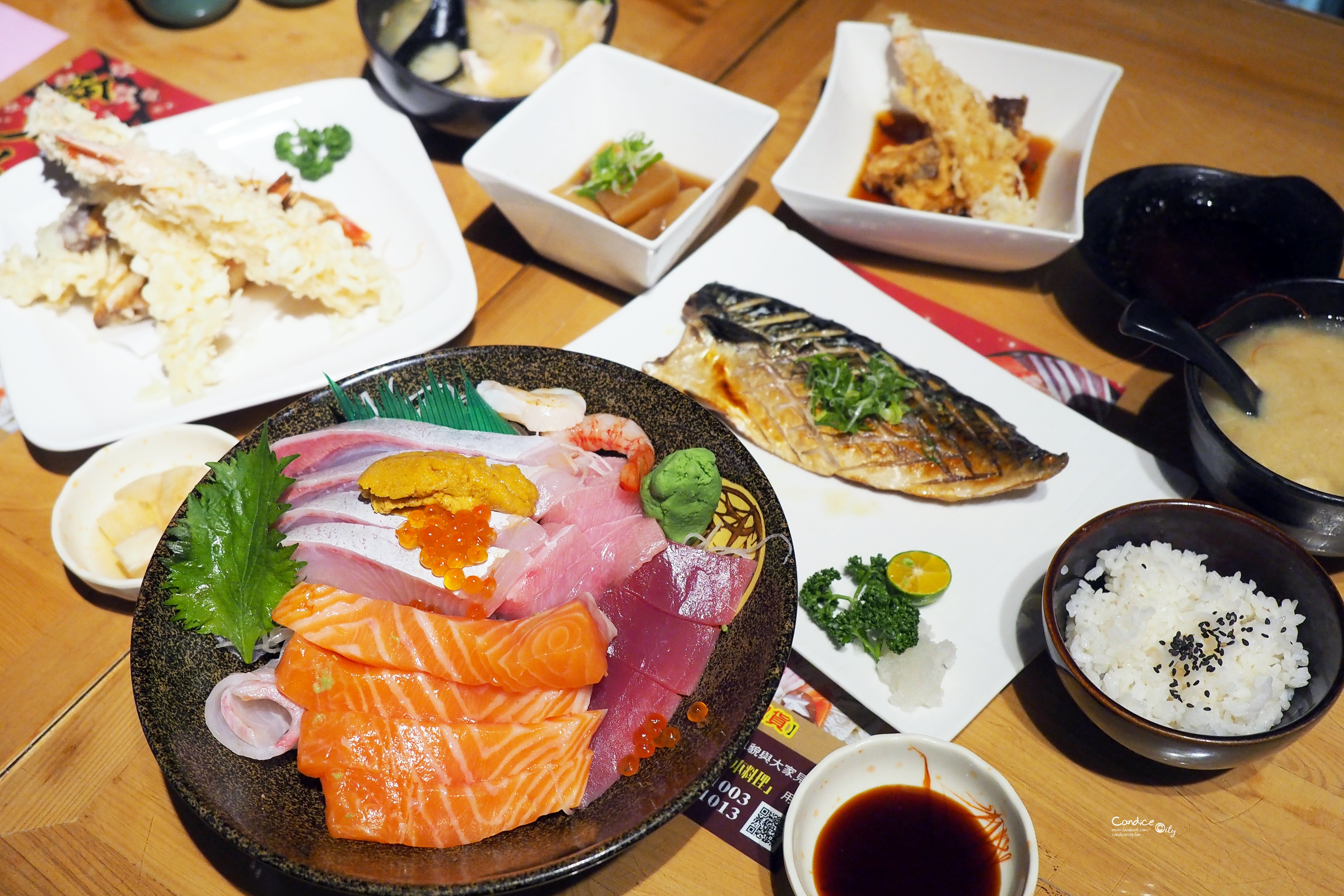 《東區》金魚日本料理 巨無霸生魚片!豪華散壽司CP值好高,超厲害! @陳小沁の吃喝玩樂