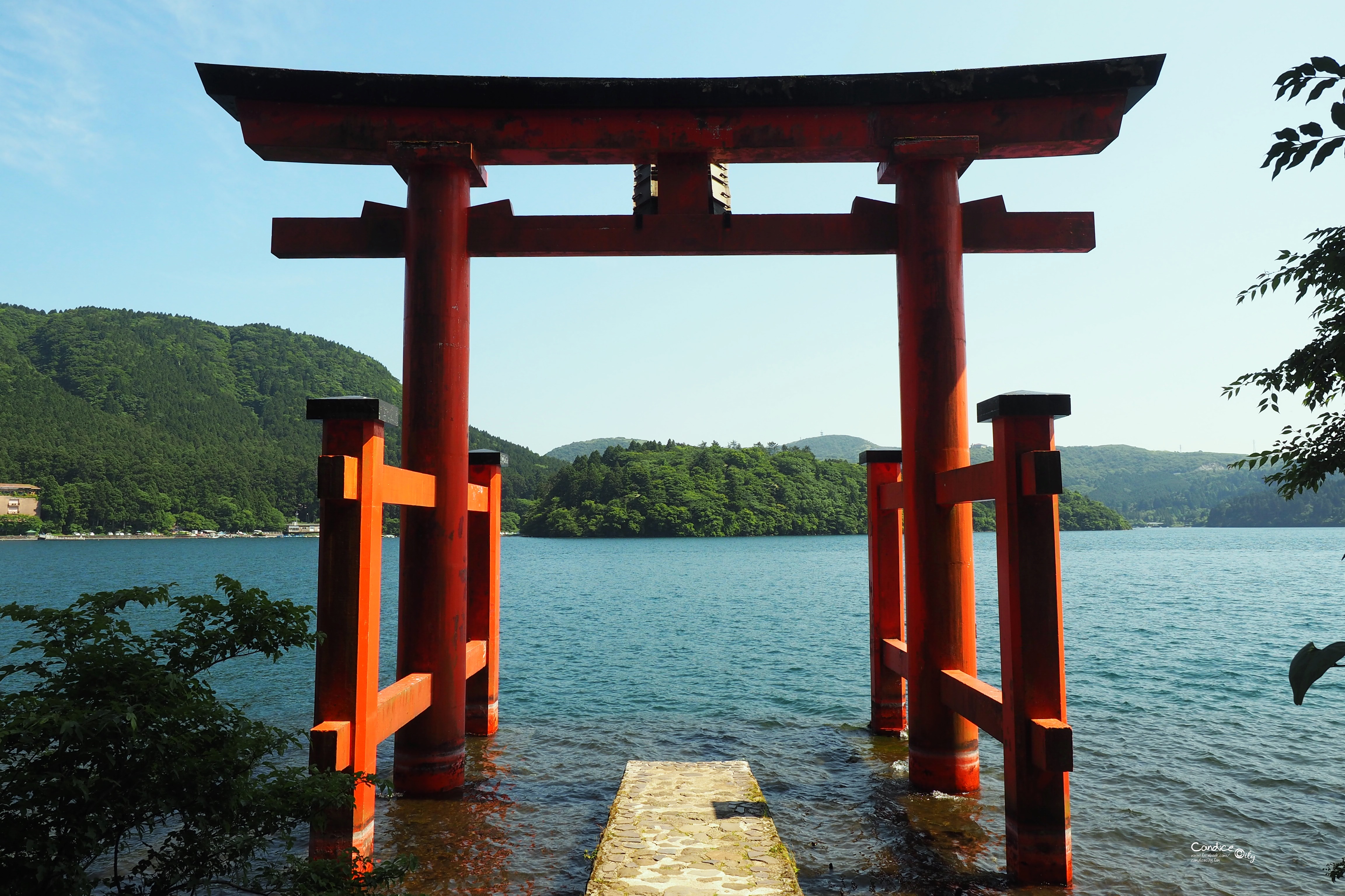 箱根景點》箱根神社,水上鳥居好美,箱根必訪景點! @陳小沁の吃喝玩樂