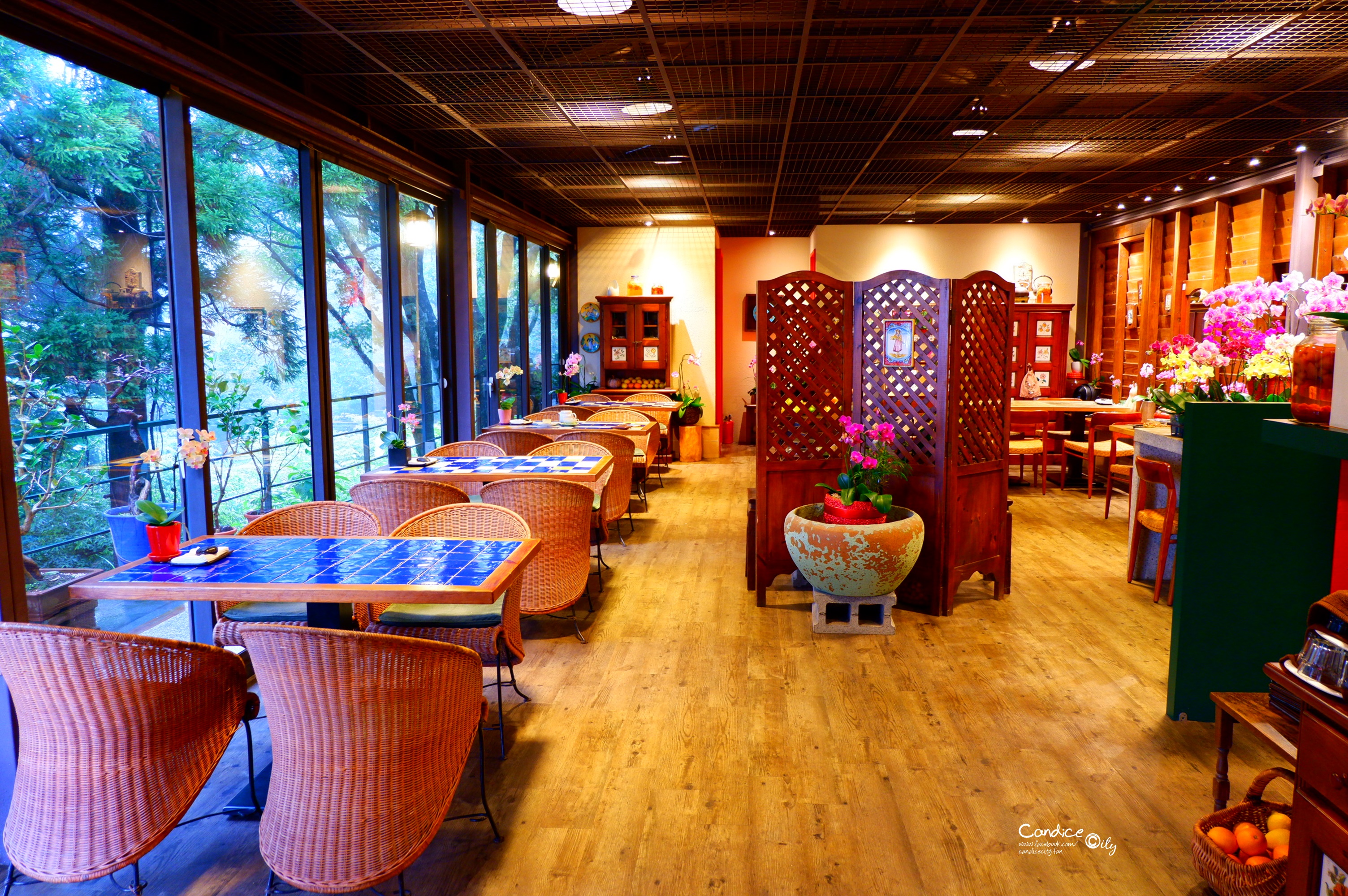 小丘咖啡廳｜陽明山咖啡廳推薦,靜謐歐風景觀花園咖啡廳! @陳小沁の吃喝玩樂