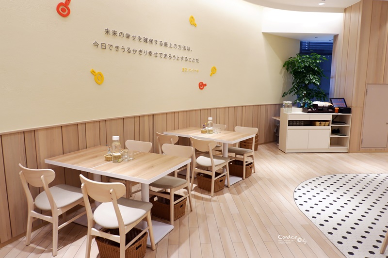 屋莎鬆餅屋 台北京站店｜入口即化雲朵鬆餅+起司瀑布和牛堡(含菜單)