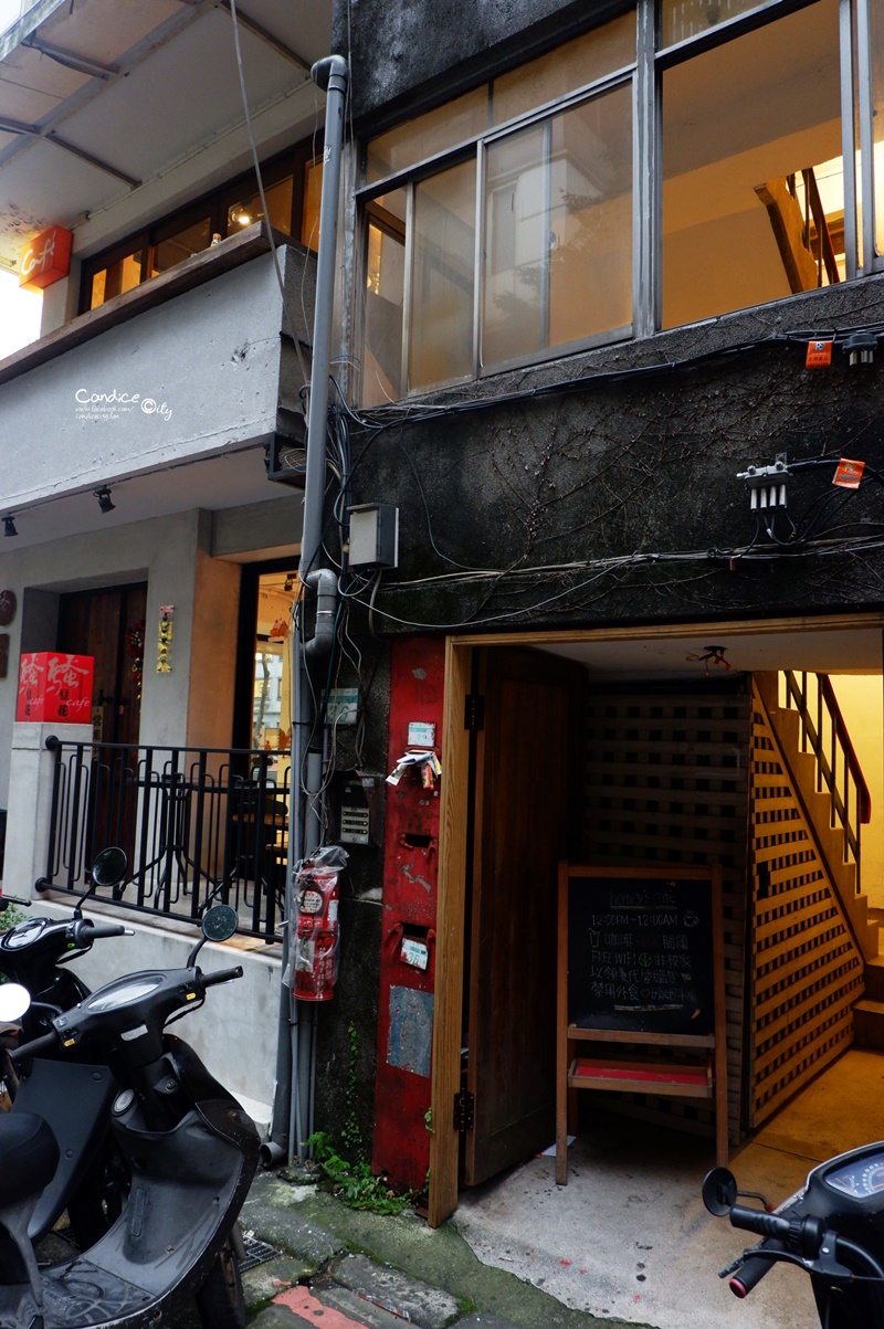 Homey’s cafe咖啡廳｜隱身老宅中超人氣東區不限時咖啡廳!