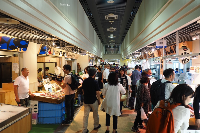 【東京景點】築地市場 東京必訪!美食多,築地市場乾淨整齊很好逛!