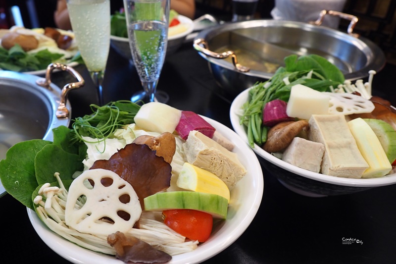 天干物燥-老子今天吃火鍋｜滿滿的肉肉肉+新鮮海鮮(松江南京美食)