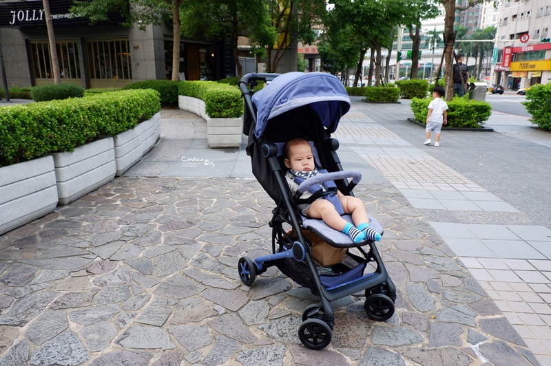 嬰兒車推薦♥chicco Miinimo²輕量摺疊手推車,自由行旅遊必備!可平躺,摺很小可登機!