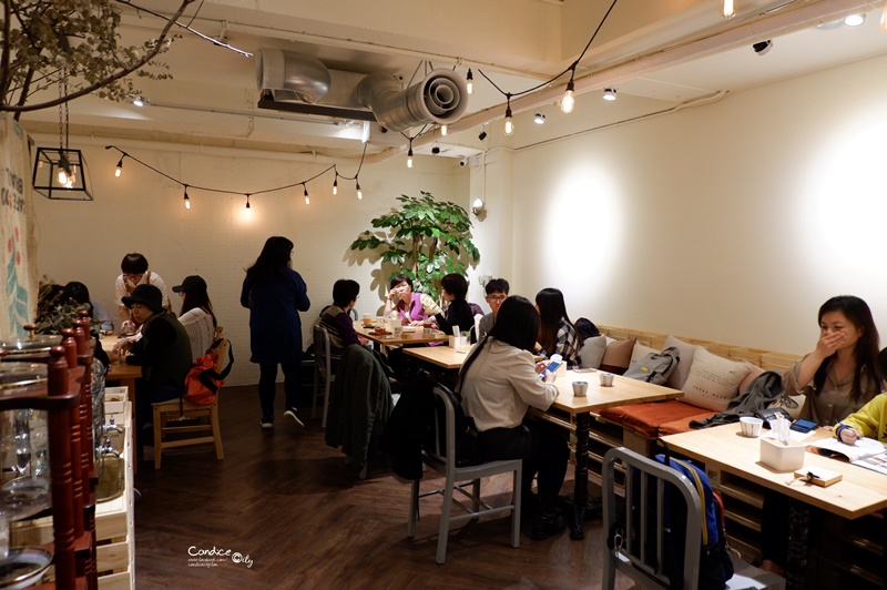 KoKu café 榖珈琲｜抹茶舒芙蕾鬆餅,鮮奶油堪稱一絕!東區甜點推薦!