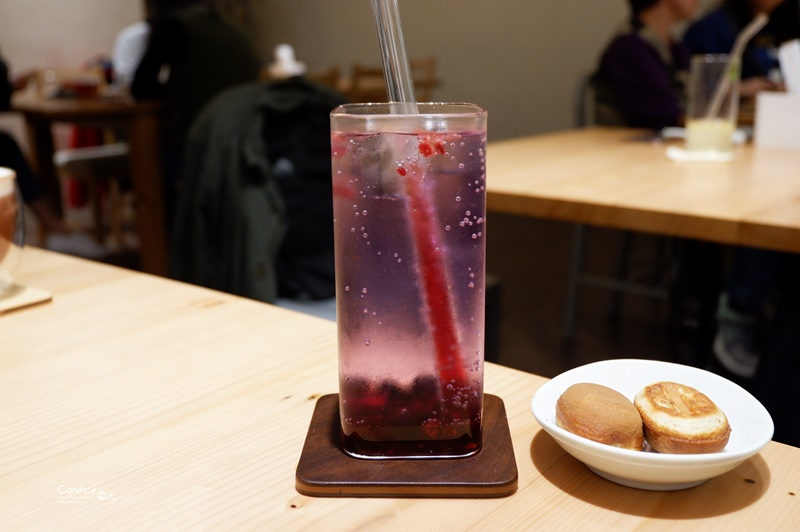 KoKu café 榖珈琲｜抹茶舒芙蕾鬆餅,鮮奶油堪稱一絕!東區甜點推薦!