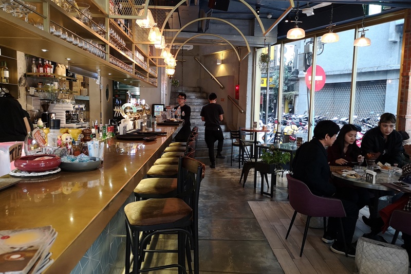 Toasteria Cafe 敦南店｜永康街超美咖啡廳,不限時有插座好聊天提供調酒!
