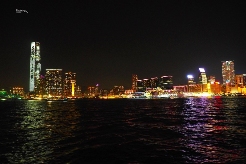 【香港景點】張保仔號夜遊維多利亞港,船上看幻彩詠香江!超狂!