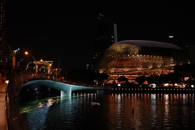 新加坡燈光秀｜ 魚尾獅公園欣賞金沙酒店燈光秀,免費必看夜景水舞秀!時間/地點位置攻略分享