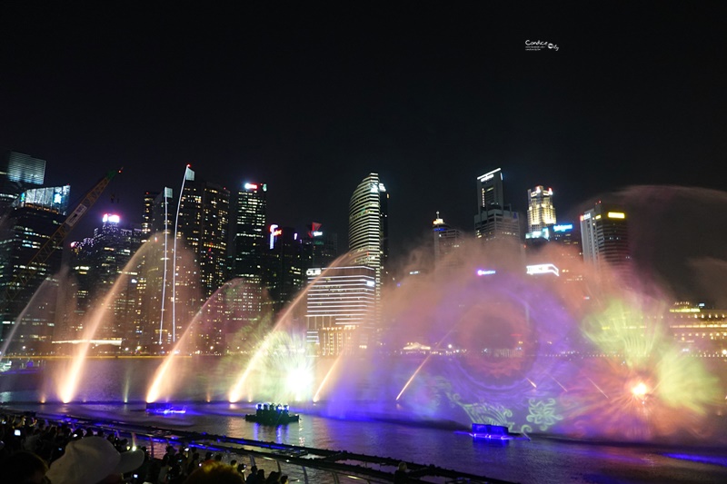 新加坡燈光秀攻略｜金沙酒店免費水舞燈光秀,最佳觀賞位置分享!