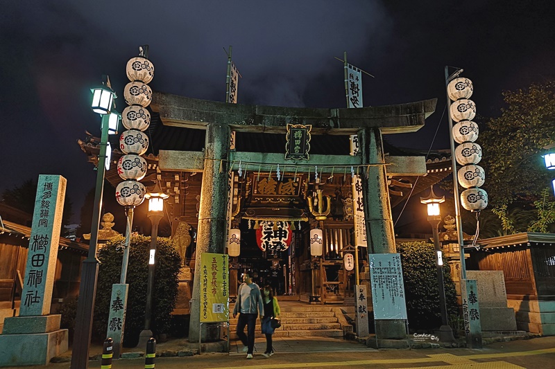 櫛田神社｜值得走走參拜的神社,還有神燈,晚上拍照超美!
