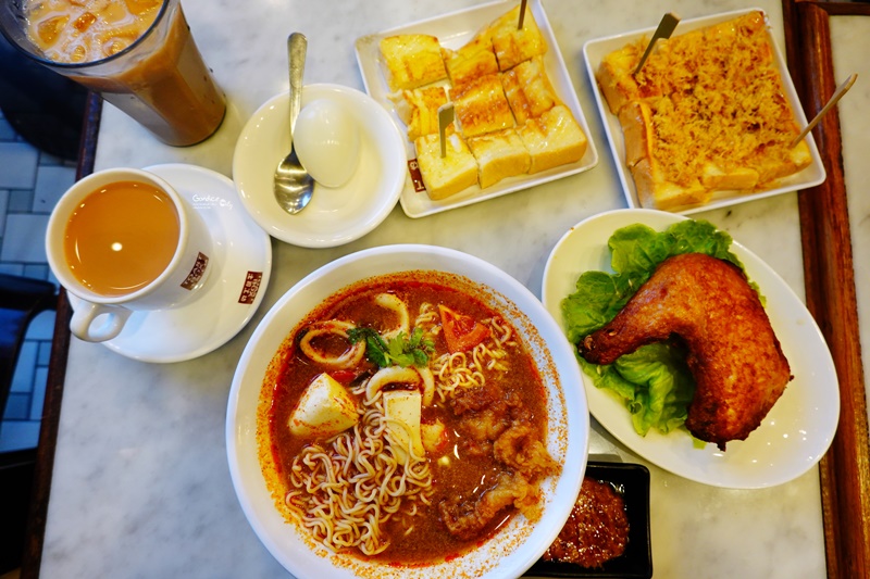 土司工坊大直大食代｜好吃的叻沙,海鮮東央,肉骨茶,咖椰吐司,想吃道地新加坡美食就到這!