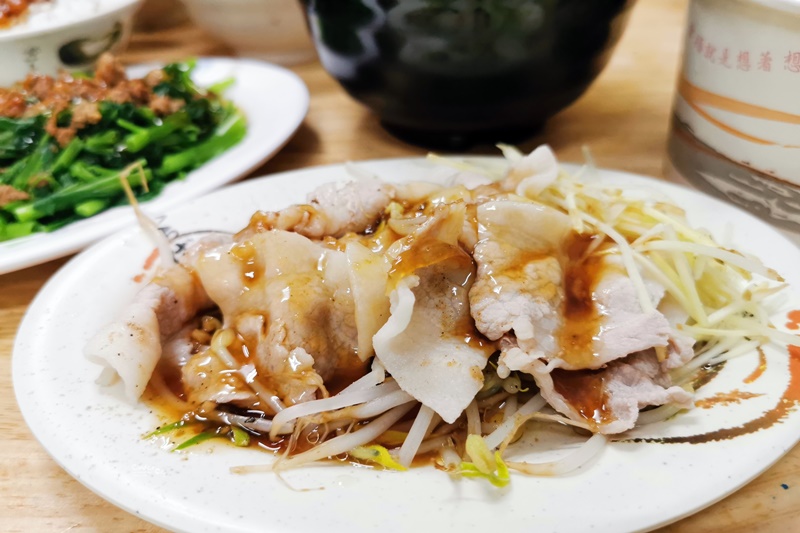 南京七里香麻辣鴨血臭豆腐｜好吃的滷肉飯,內湖美食,湖光市場對面!