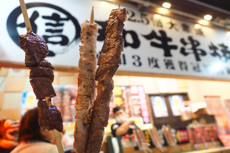 國際通立食串燒店｜和牛串燒,使用3度獲獎的和牛肉串,2.5倍大串燒!國際通美食!