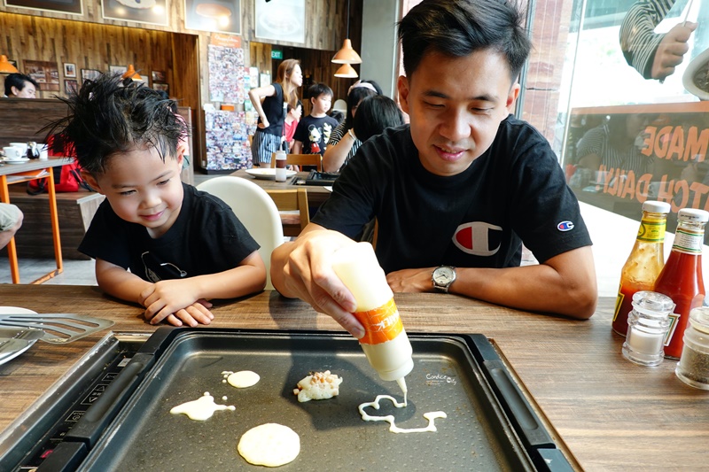 聖淘沙SLAPPY CAKES鬆餅｜自己做鬆餅好吃好玩!新加坡環球影城美食推薦