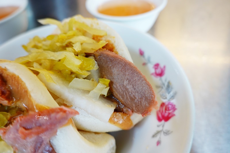 阿松割包｜特色豬舌包必吃!台南永樂市場美食,超讚!
