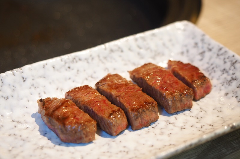 四時輕燒肉概念屋｜健康燒肉,控管溫度全程代烤,燒肉也可以吃得很健康美味!