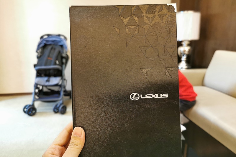 【開箱】我買了LEXUS ES200!價格/規格/菜單/買車/驗車/新車拜拜分享!
