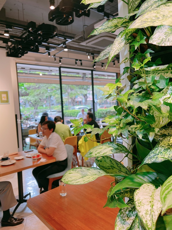 老爺小花園｜松江南京咖啡廳,對面就是綠意一片公園!VIEW很好的台北咖啡廳!