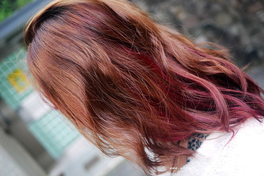 【髮型】來個瞎趴的Party髮色：挑染玫果紅！BONBON HAIR
