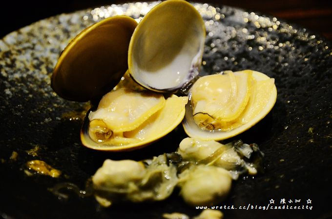 《大安》焰寓精緻火鍋 – 新鮮海鮮、活跳蝦，甜點還是巧克力鍋呢!好讚!